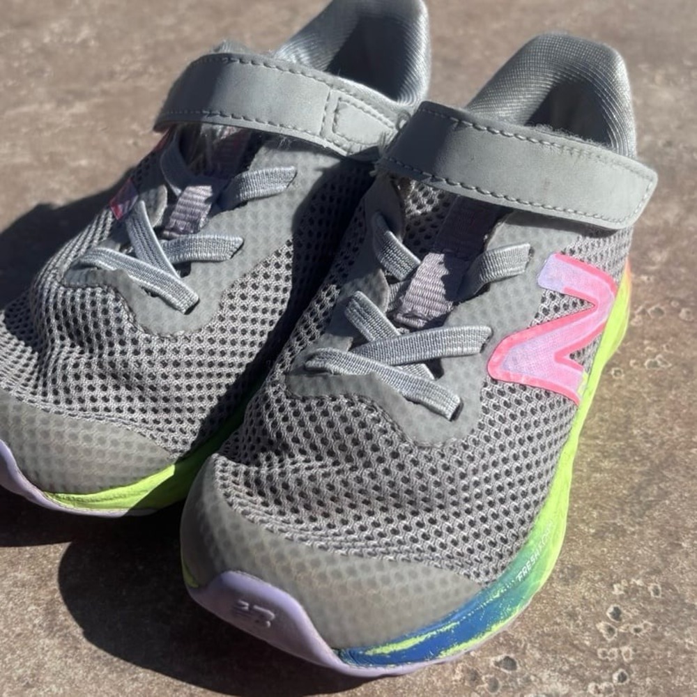 New Balance Fresh Foam Arishi v4 running shoes Size 7 toddler bright neon colors